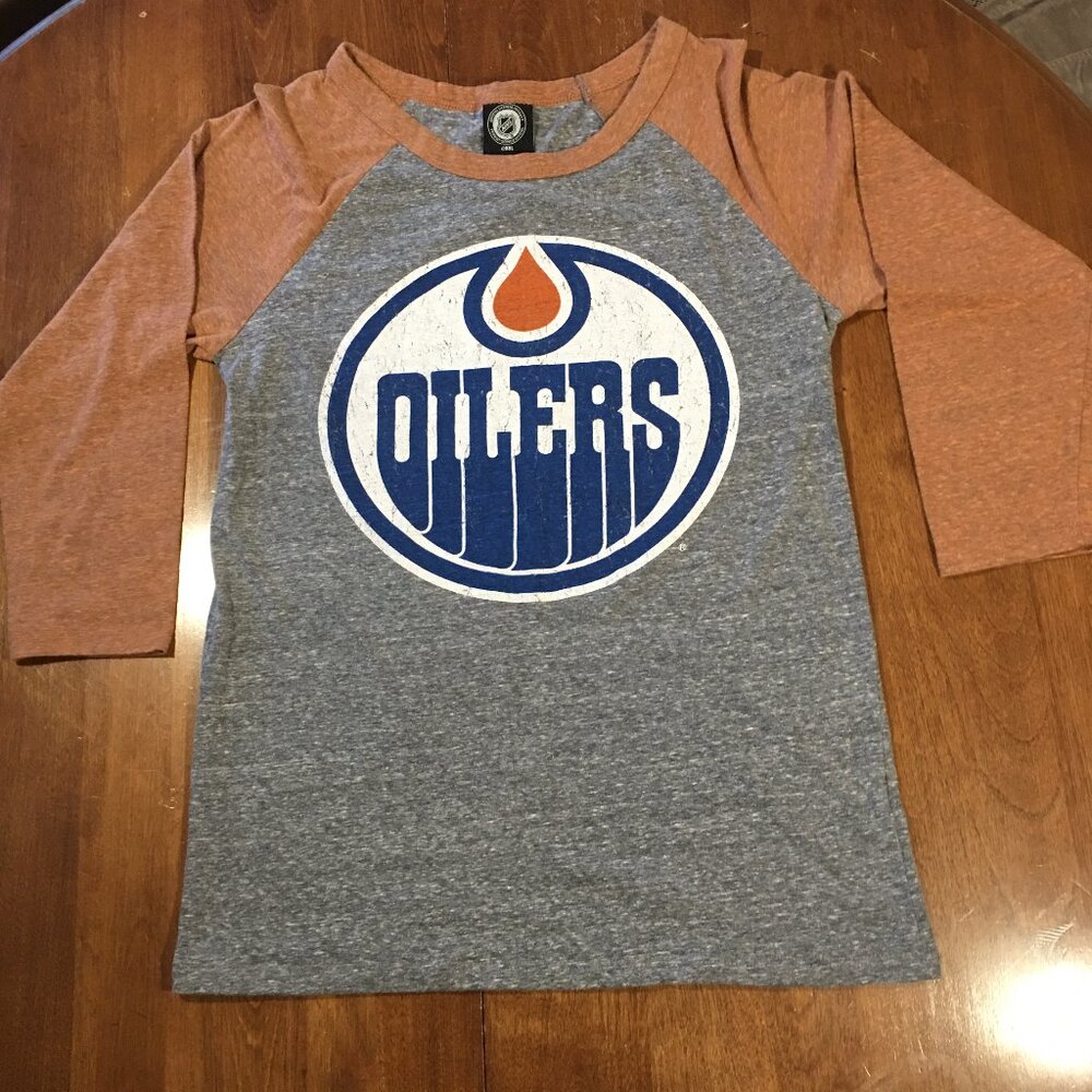 Forever 21 NHL Oilers 3/4 sleeve top Grey Logo Team Hockey Baseball Edmonton M